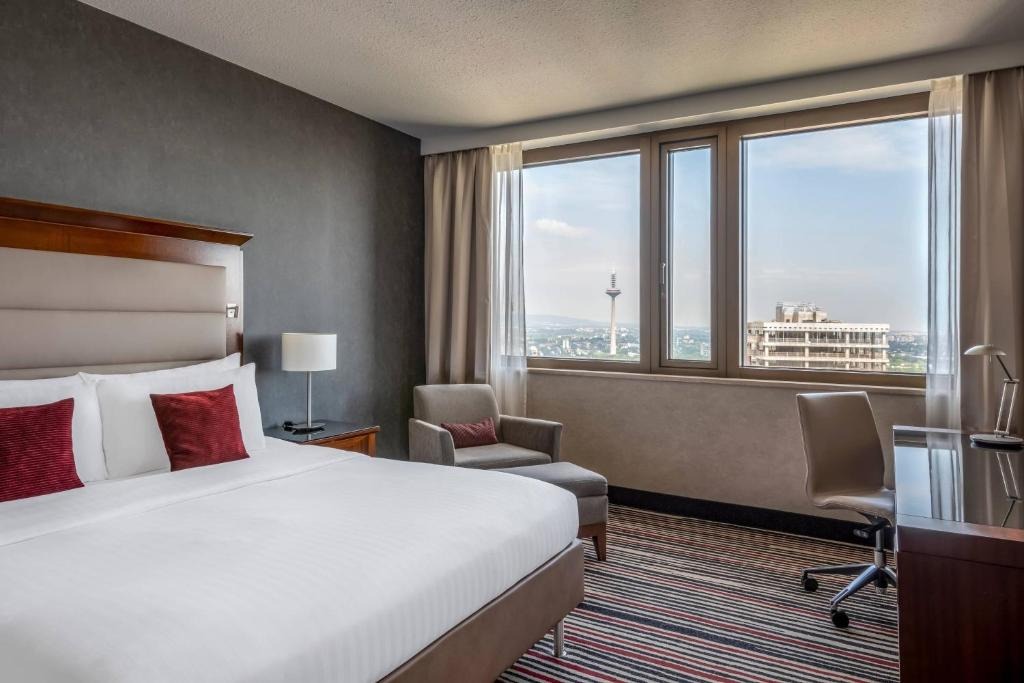 هتل فرانکفورت مریوت